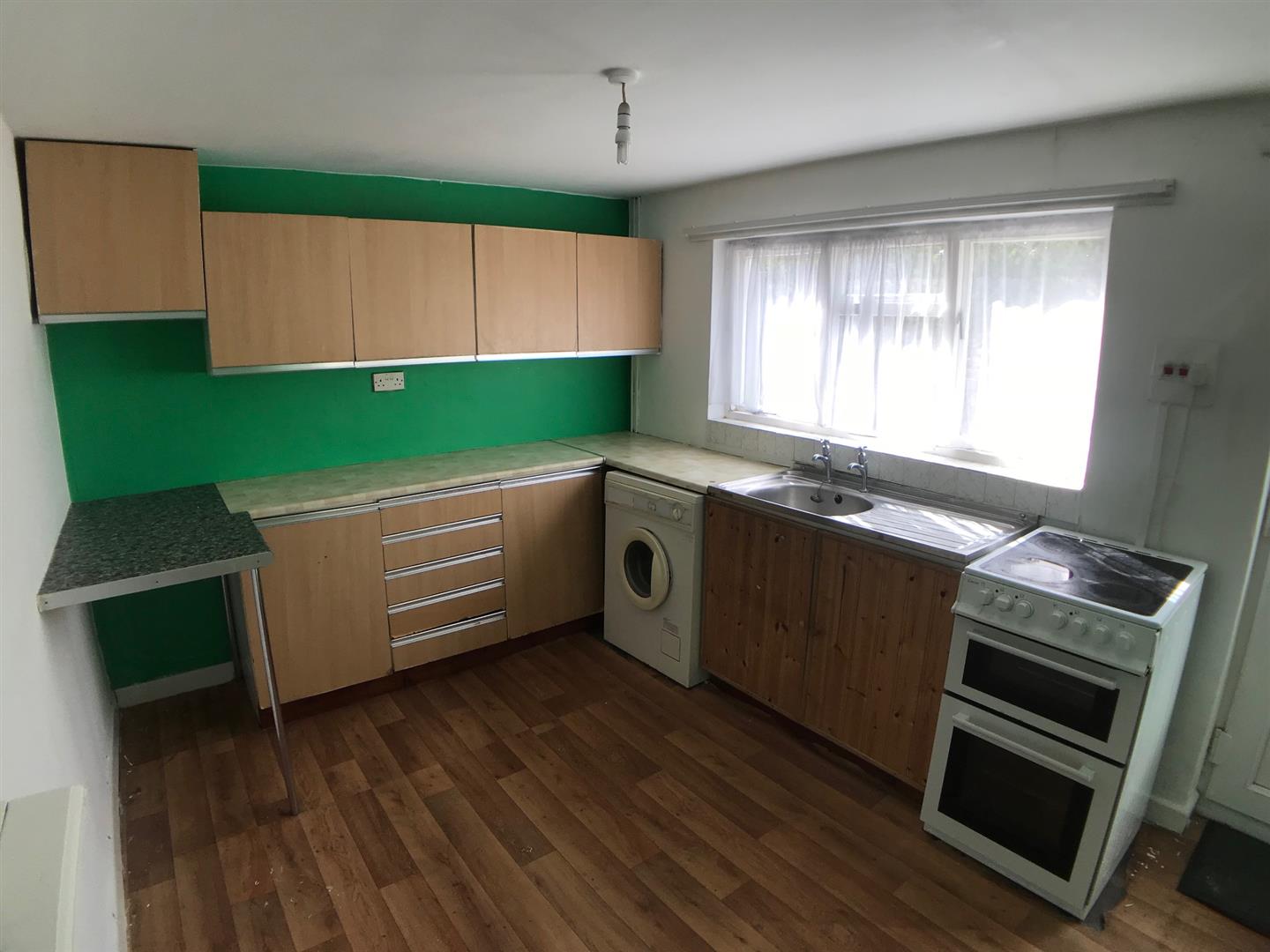 KITCHEN/BREAKFAST ROOM